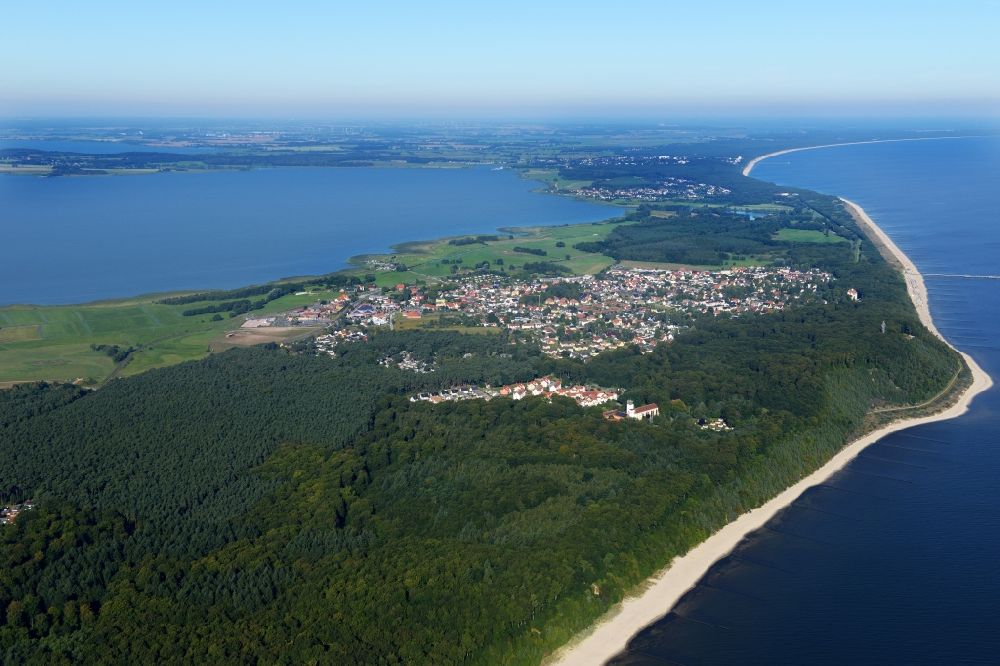 Koserow von oben - Ostseebad Koserow an der Küste zur Ostsee auf der Insel Usedom im Bundesland Mecklenburg-Vorpommern