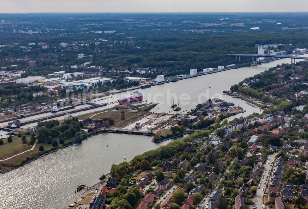 Kiel von oben - Ostteil des Nord- Ostsee- Kanal in Kiel im Bundesland Schleswig-Holstein, Deutschland