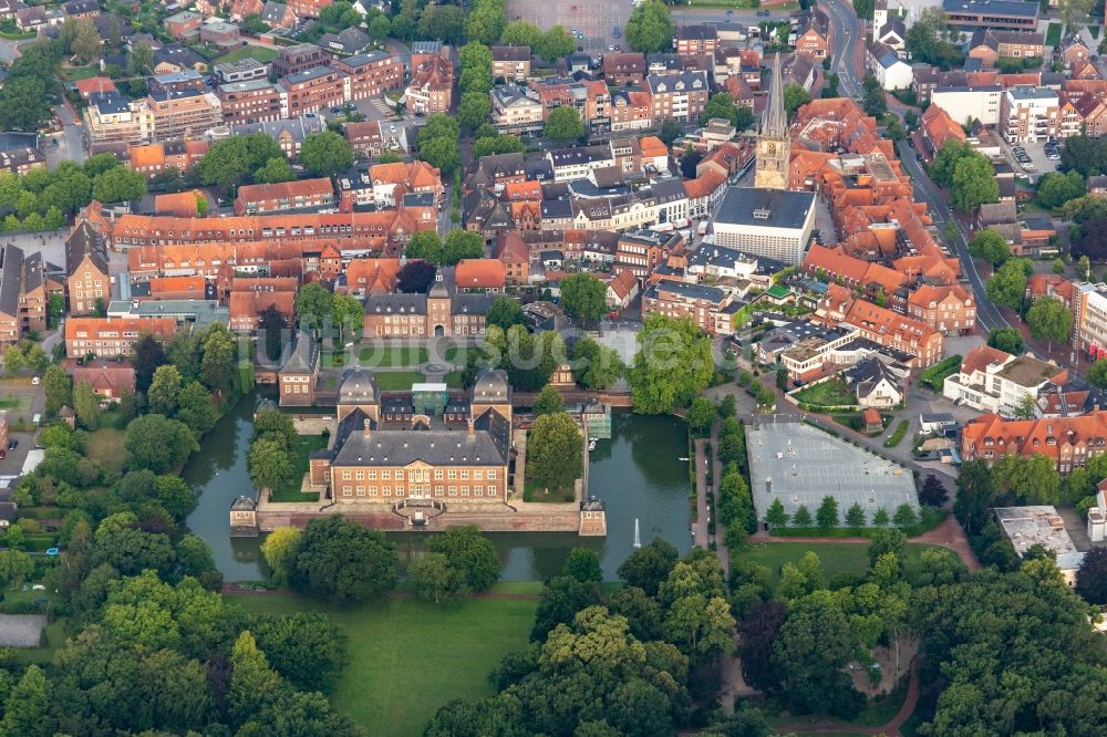 Luftaufnahme Ahaus - Palais des Schloss Ahaus in Ahaus im Bundesland Nordrhein-Westfalen, Deutschland