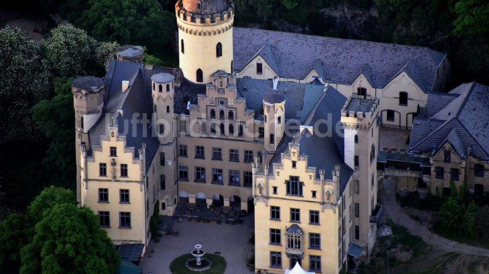 Bad Hönningen aus der Vogelperspektive: Palais des Schloss Ahrenfels im Ortsteil Ariendorf in Bad Hönningen im Bundesland Rheinland-Pfalz, Deutschland