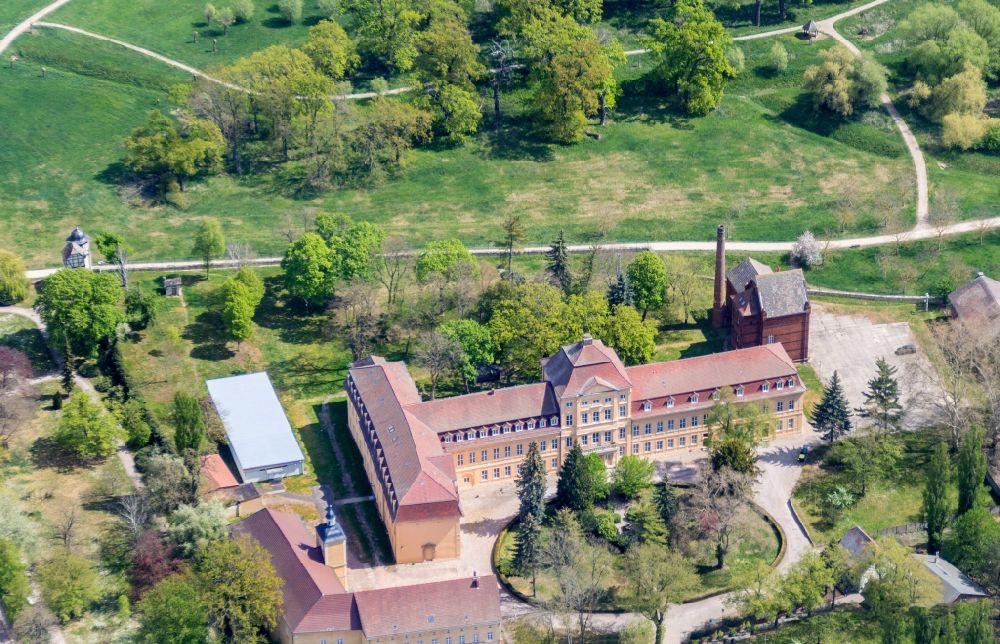 Luftbild Barby (Elbe) - Palais des Schloss Barby in Barby (Elbe) im Bundesland Sachsen-Anhalt, Deutschland