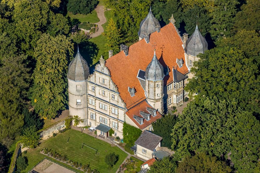 Luftbild Barntrup - Palais des Schloss Barntrup an der Obere Straße in Barntrup im Bundesland Nordrhein-Westfalen, Deutschland
