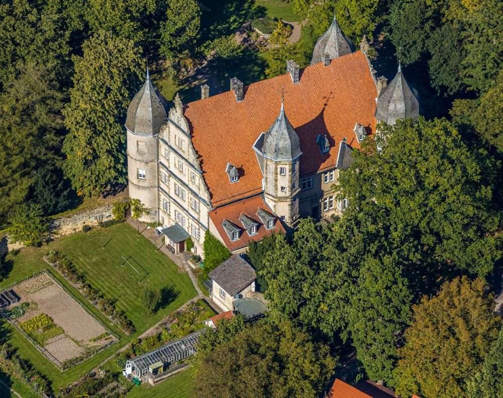Luftaufnahme Barntrup - Palais des Schloss Barntrup an der Obere Straße in Barntrup im Bundesland Nordrhein-Westfalen, Deutschland