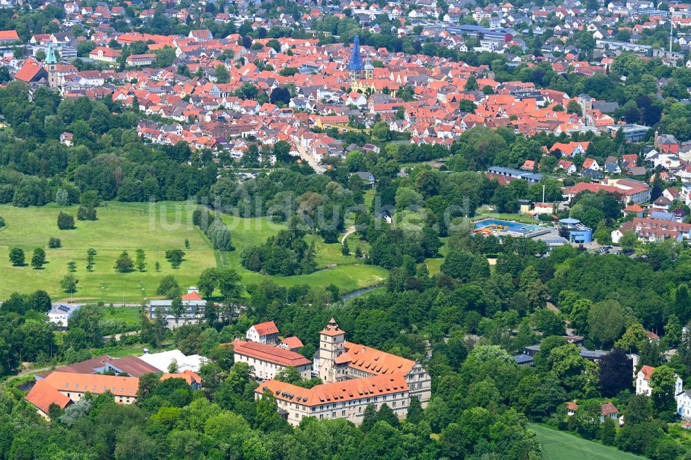 Luftaufnahme Lemgo - Palais des Schloss Brake an der Schloßstraße im Ortsteil Brake in Lemgo im Bundesland Nordrhein-Westfalen, Deutschland