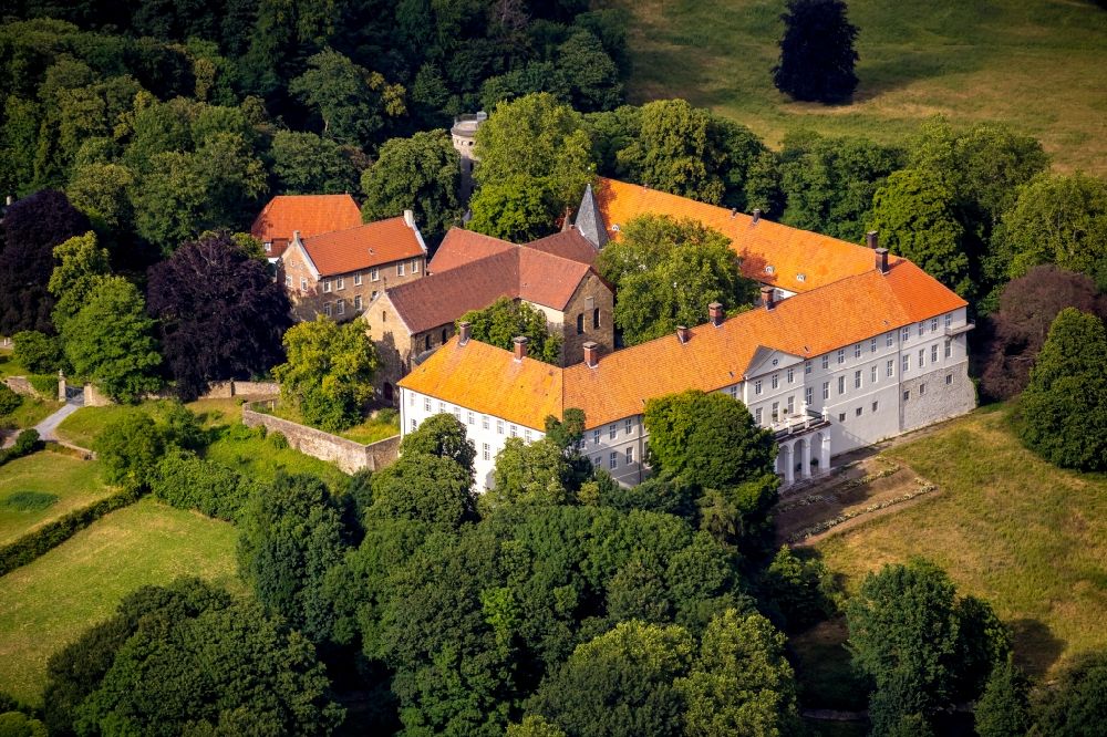 Luftbild Selm - Palais des Schloss Cappenberg im Ortsteil Cappenberg in Selm im Bundesland Nordrhein-Westfalen, Deutschland
