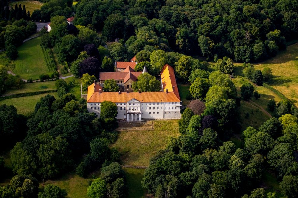 Selm aus der Vogelperspektive: Palais des Schloss Cappenberg im Ortsteil Cappenberg in Selm im Bundesland Nordrhein-Westfalen, Deutschland