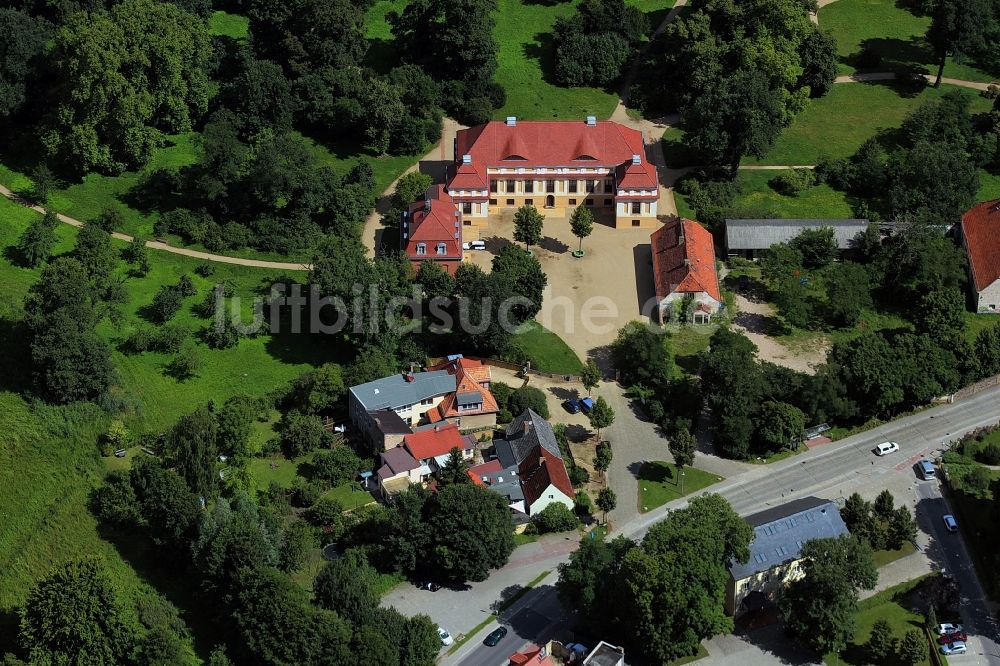 Luftbild Schwielowsee - Palais des Schloss Caputh an der Straße der Einheit in Schwielowsee im Bundesland Brandenburg