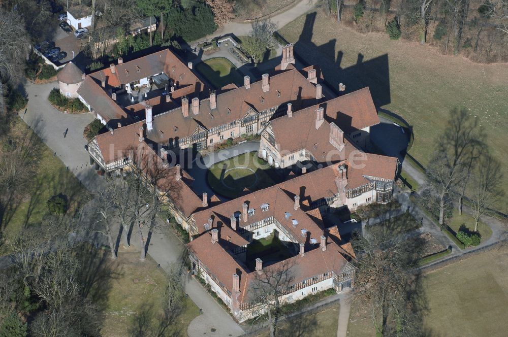 Potsdam aus der Vogelperspektive: Palais des Schloss Cecilienhof in Potsdam im Bundesland Brandenburg, Deutschland