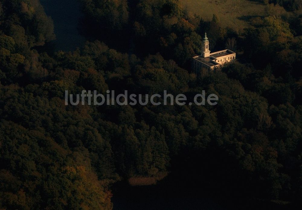 Luftaufnahme Schönwalde - Palais des Schloss Dammsmühle in Schönwalde im Bundesland Brandenburg, Deutschland