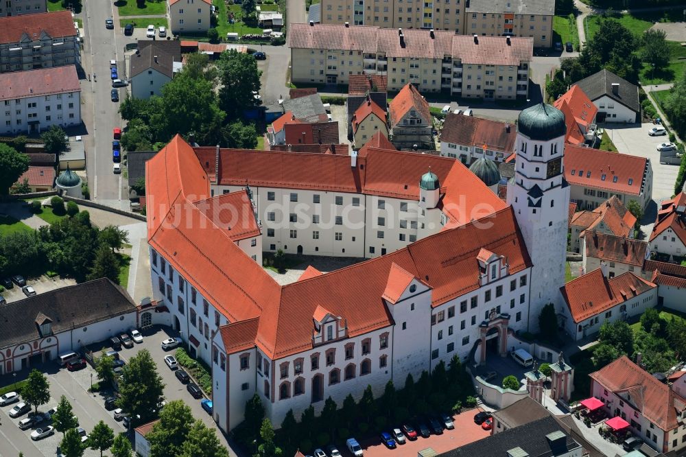 Luftaufnahme Dillingen an der Donau - Palais des Schloss in Dillingen an der Donau im Bundesland Bayern, Deutschland