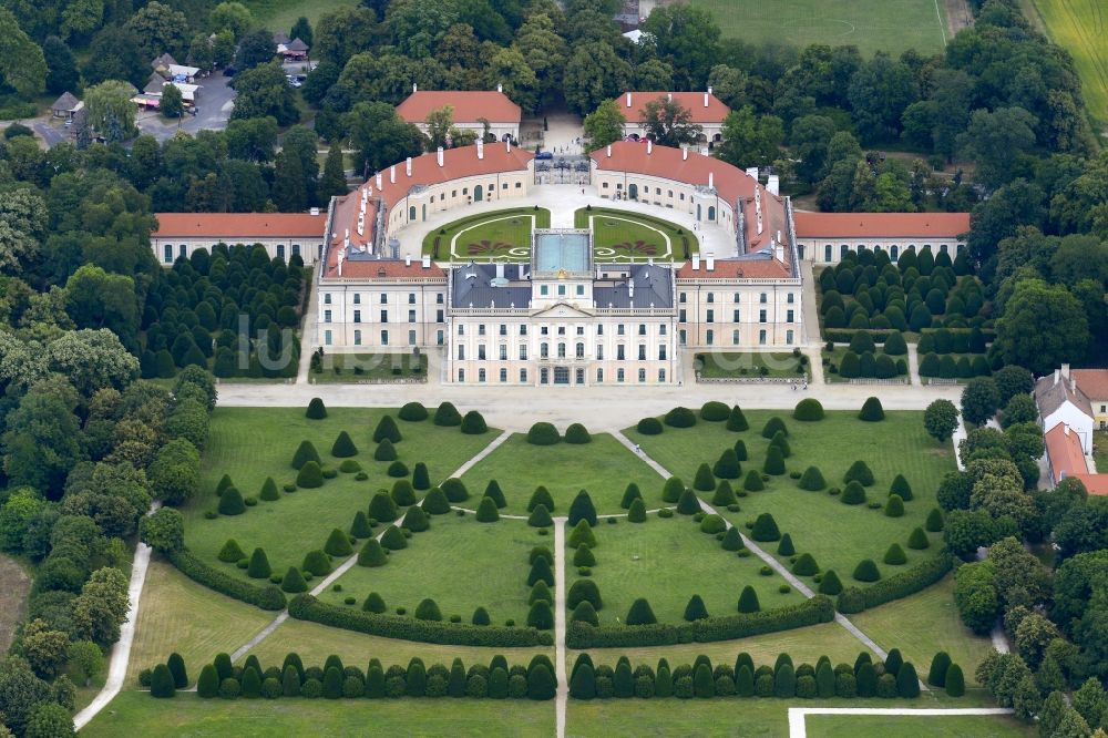 Luftbild Fertöd - Palais des Schloss in Fertöd in Györ-Moson-Sopron, Ungarn