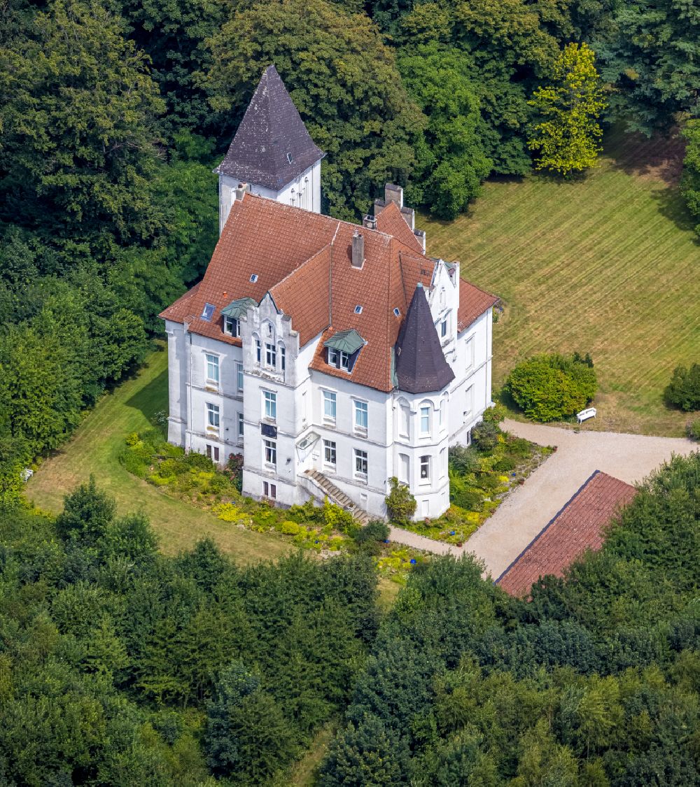 Castrop-Rauxel aus der Vogelperspektive: Palais des Schloss Haus Dorloh in Castrop-Rauxel im Bundesland Nordrhein-Westfalen, Deutschland