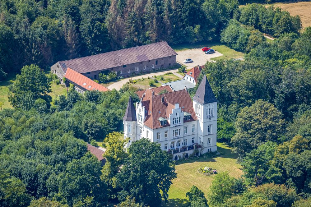 Castrop-Rauxel aus der Vogelperspektive: Palais des Schloss Haus Dorloh in Castrop-Rauxel im Bundesland Nordrhein-Westfalen, Deutschland