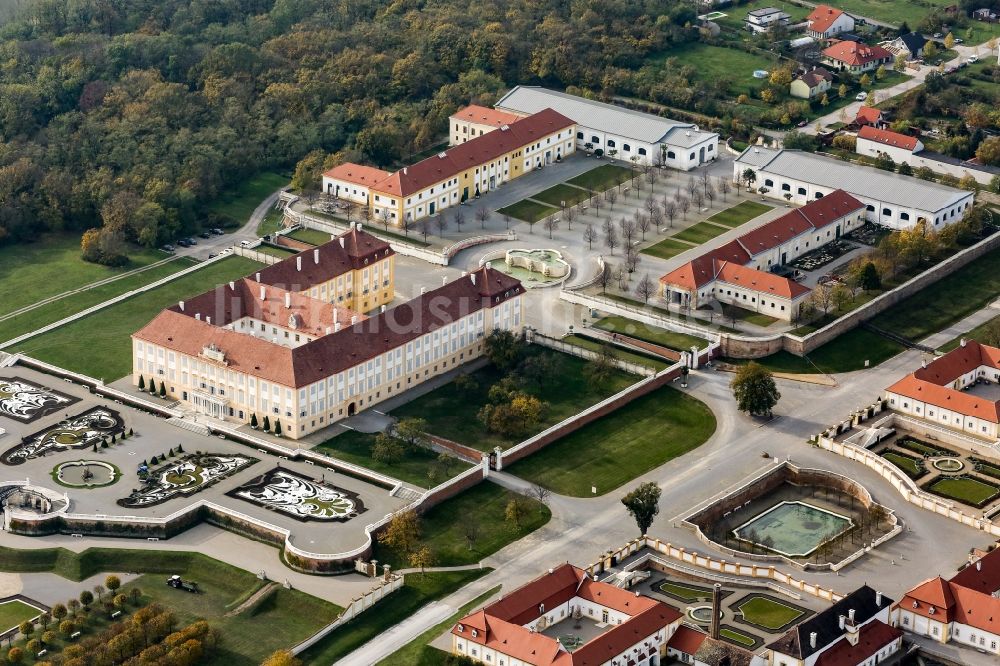 Schloßhof aus der Vogelperspektive: Palais des Schloss Hof in Schloßhof in Niederösterreich, Österreich