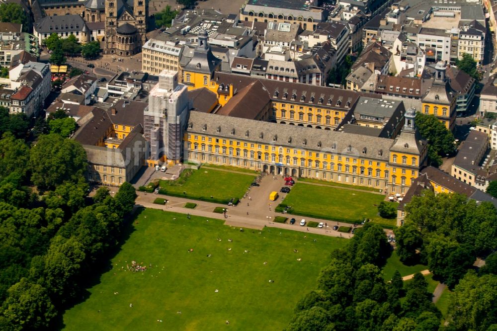 Bonn aus der Vogelperspektive: Palais des Schloss Kurfürstliches Schloss in Bonn, im Bundesland Nordrhein-Westfalen, Deutschland