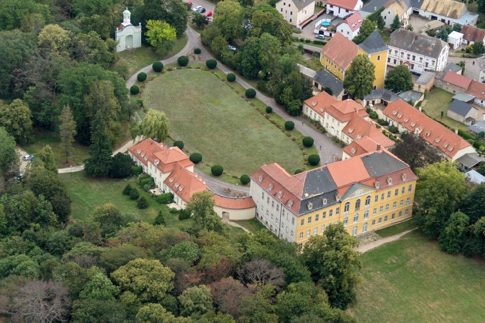 Luftbild Thallwitz - Palais des Schloss Nieschwitz in Thallwitz im Bundesland Sachsen, Deutschland