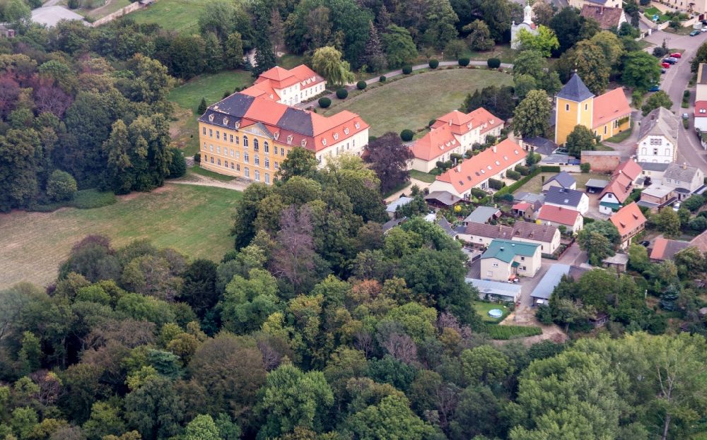 Luftaufnahme Thallwitz - Palais des Schloss Nieschwitz in Thallwitz im Bundesland Sachsen, Deutschland