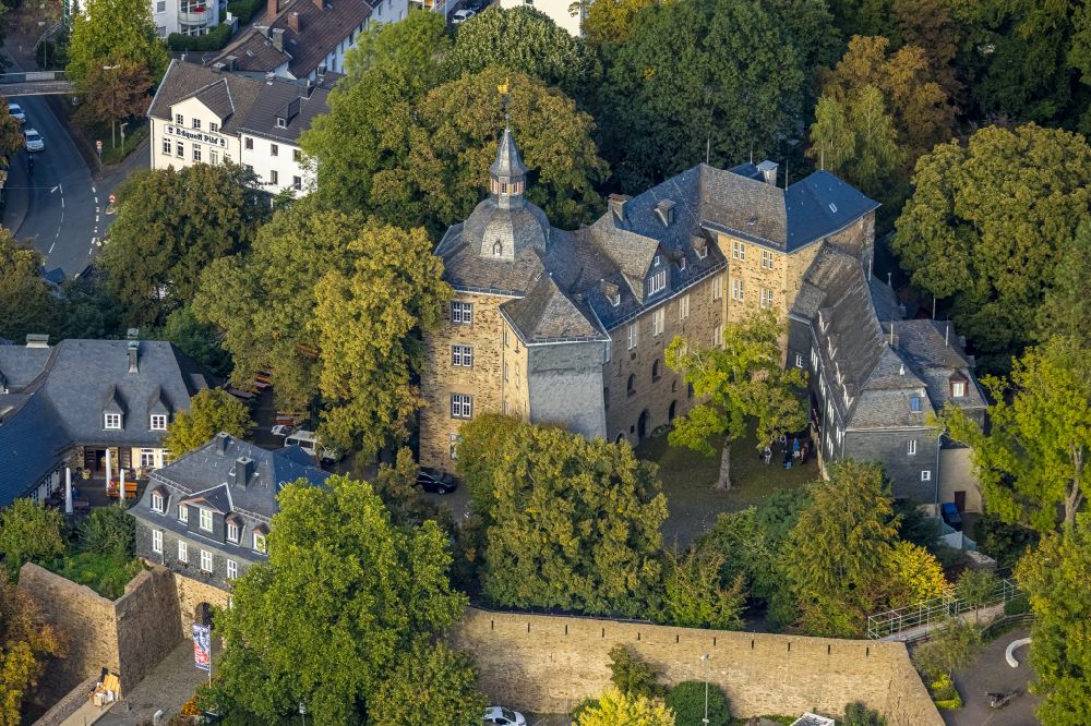 Luftaufnahme Siegen - Palais des Schloss Oberes Schloss in Siegen im Bundesland Nordrhein-Westfalen, Deutschland