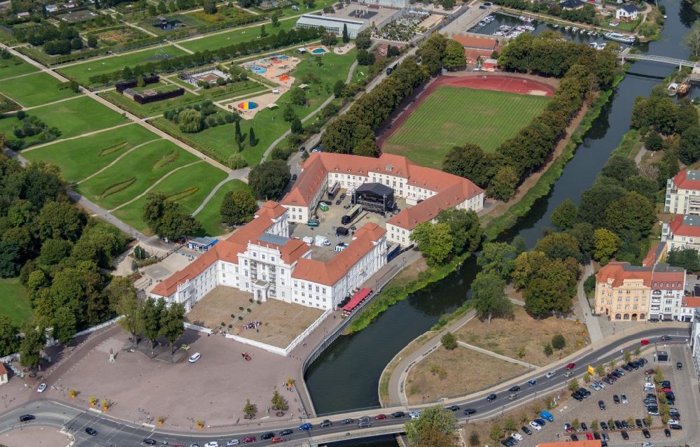 Luftbild Oranienburg - Palais des Schloss Oranienburg am Schloßplatz in Oranienburg im Bundesland Brandenburg