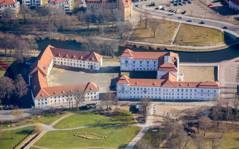 Luftbild Oranienburg - Palais des Schloss Oranienburg am Schloßplatz in Oranienburg im Bundesland Brandenburg