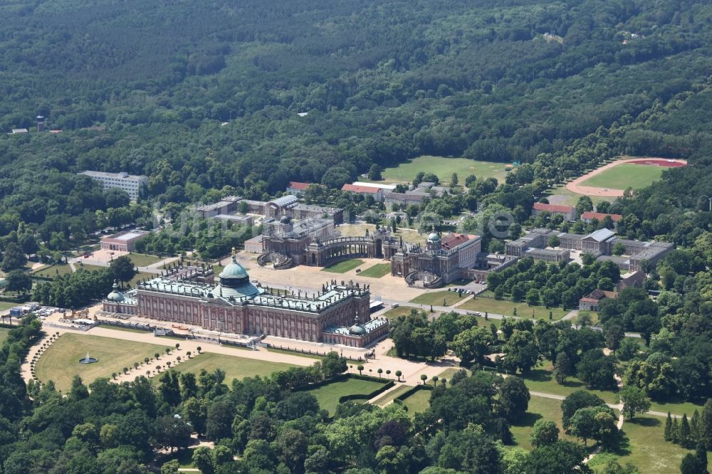 Luftbild Potsdam - Palais des Schloss Sanssouci in Potsdam im Bundesland Brandenburg
