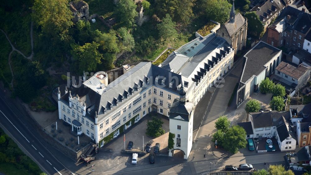 Bendorf von oben - Palais des Schloss Sayn in Bendorf im Bundesland Rheinland-Pfalz, Deutschland