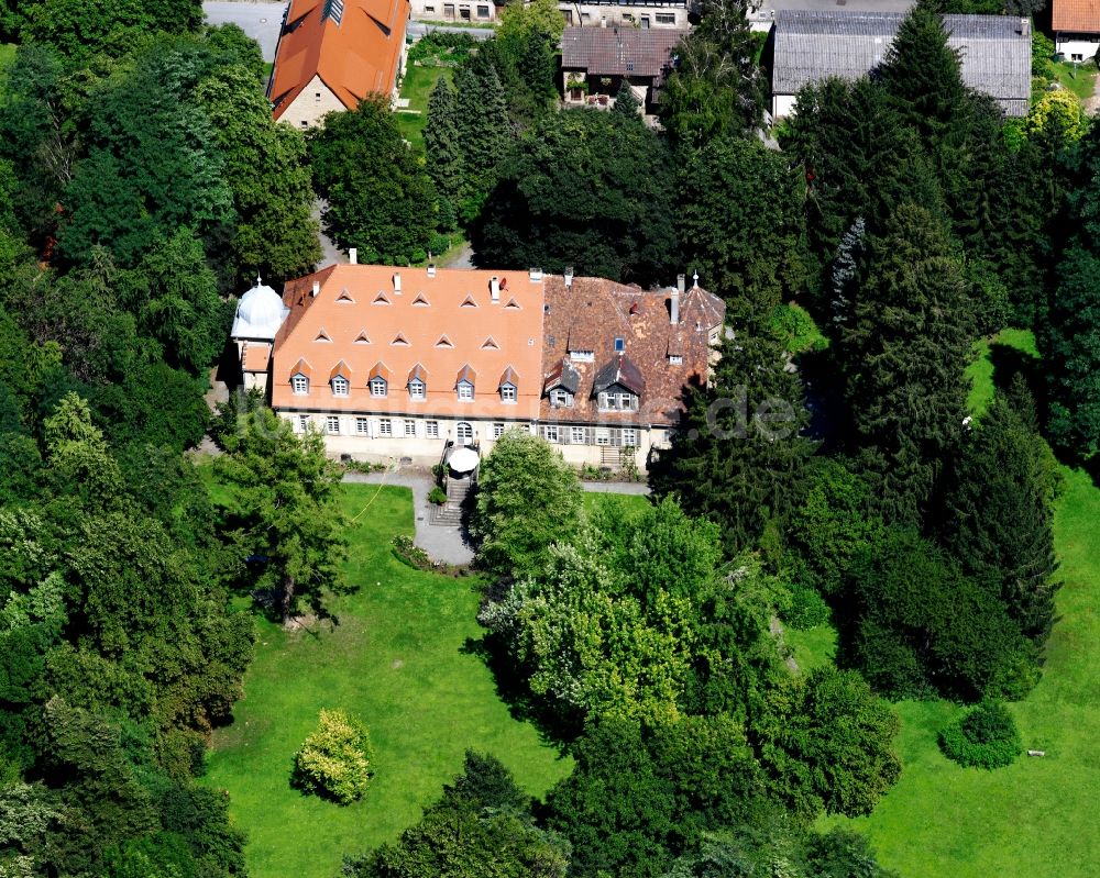 Sulzfeld aus der Vogelperspektive: Palais des Schloss Schloss Amalienhof in Sulzfeld im Bundesland Baden-Württemberg, Deutschland