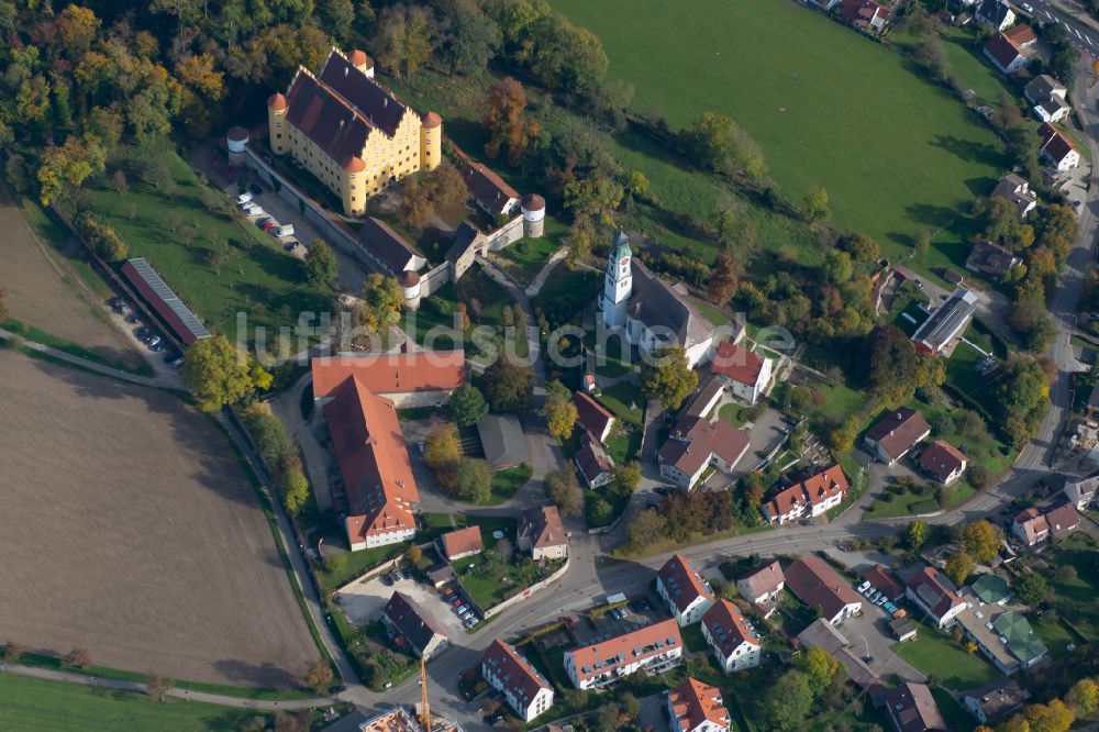 Luftaufnahme Erbach - Palais des Schloss Schloss Erbach in Erbach im Bundesland Baden-Württemberg, Deutschland