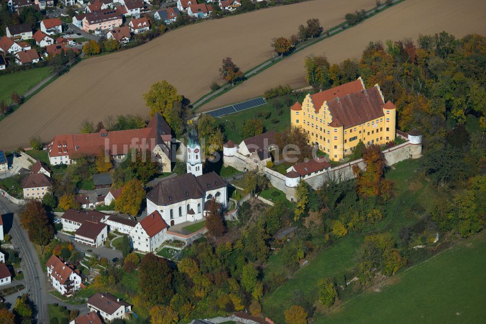 Erbach aus der Vogelperspektive: Palais des Schloss Schloss Erbach in Erbach im Bundesland Baden-Württemberg, Deutschland