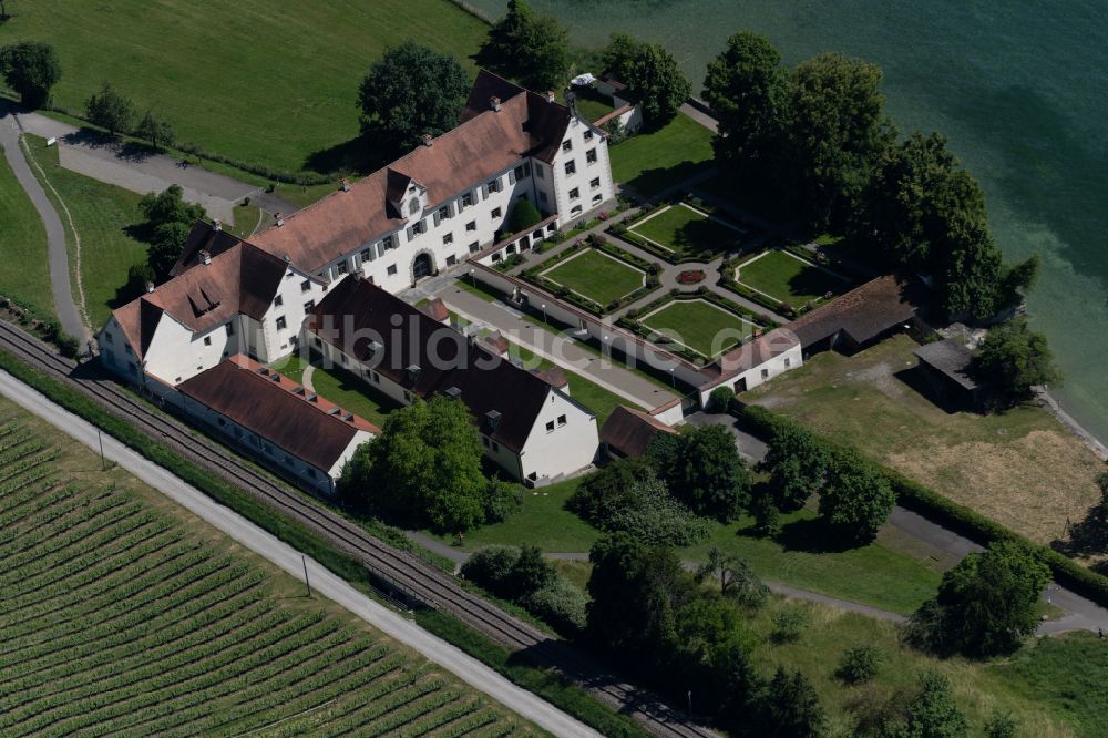 Luftaufnahme Uhldingen-Mühlhofen - Palais des Schloss Schloss Maurach in Uhldingen-Mühlhofen im Bundesland Baden-Württemberg, Deutschland