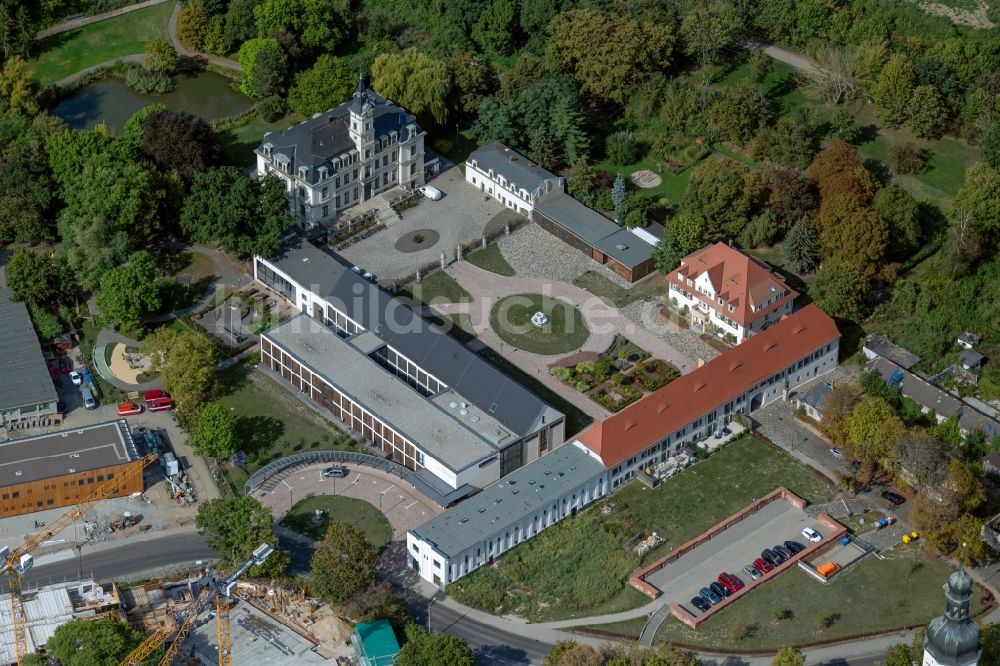 Leipzig aus der Vogelperspektive: Palais des Schloss Schloss Schönefeld an der Zeumerstraße in Leipzig im Bundesland Sachsen, Deutschland