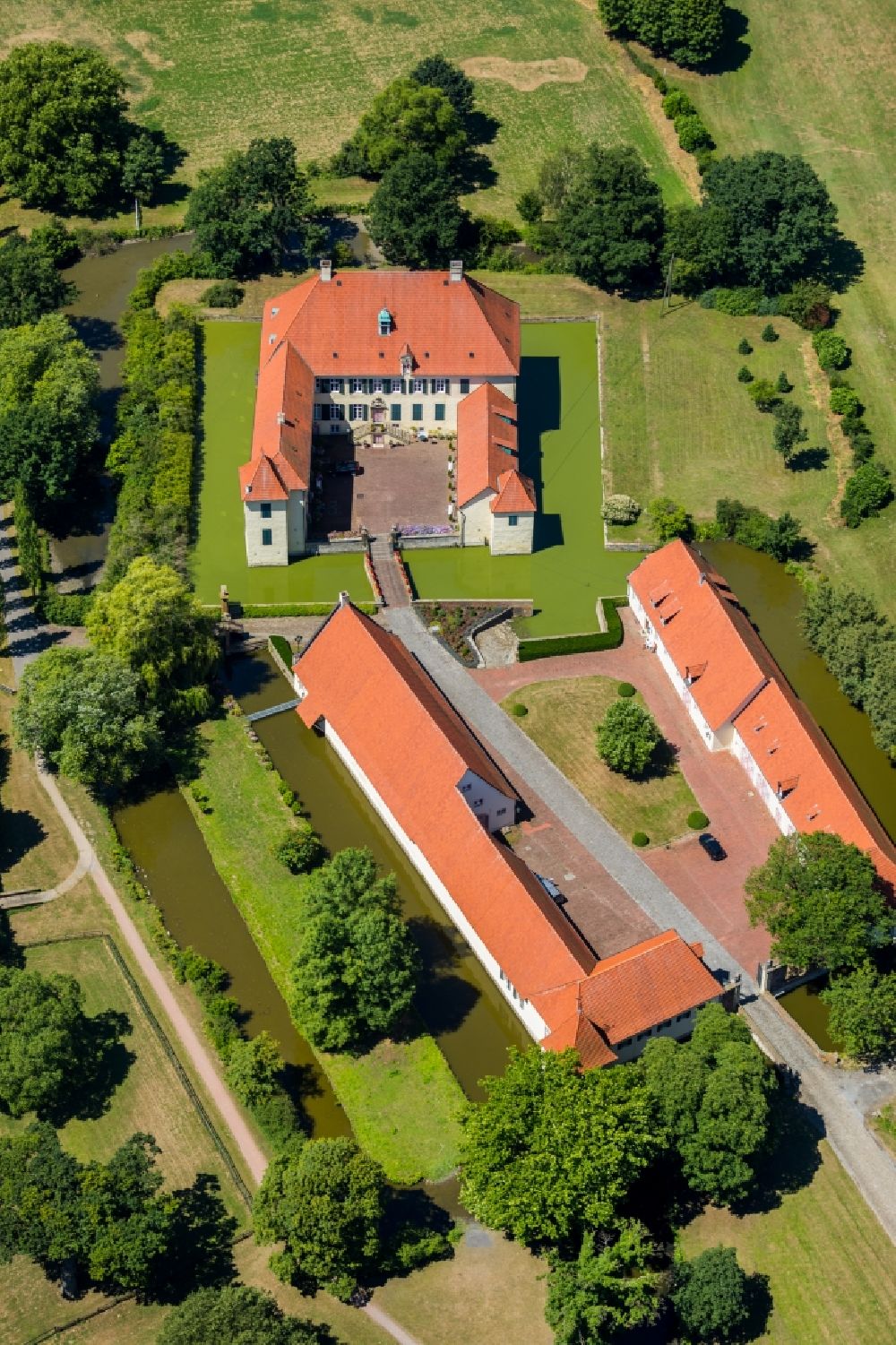 Luftaufnahme Ennigerloh - Palais des Schloss Schloss Vornholz in Ennigerloh im Bundesland Nordrhein-Westfalen, Deutschland