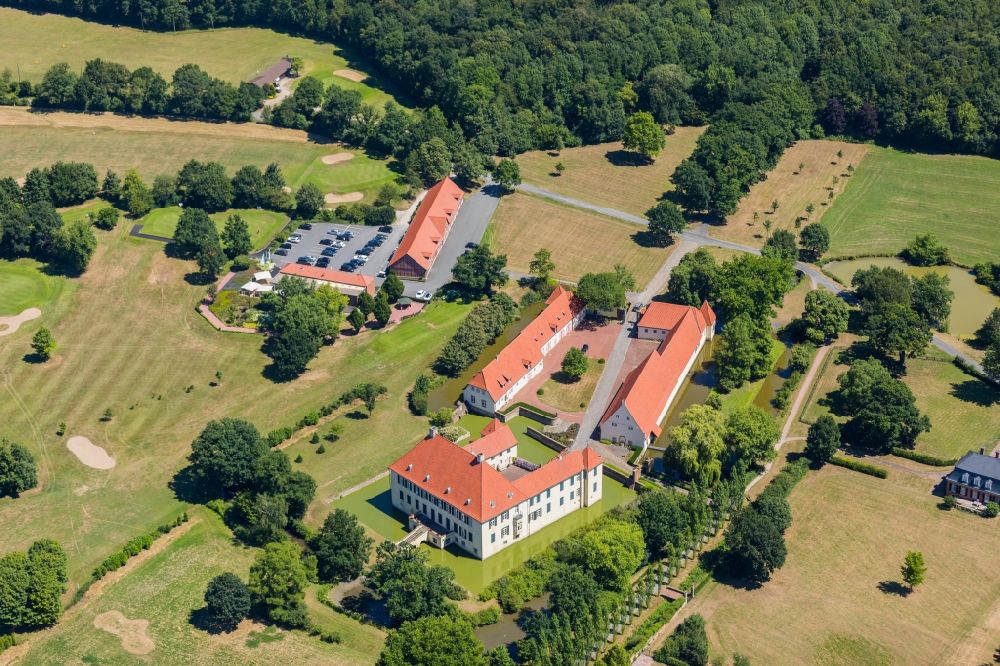 Luftbild Ennigerloh - Palais des Schloss Schloss Vornholz in Ennigerloh im Bundesland Nordrhein-Westfalen, Deutschland