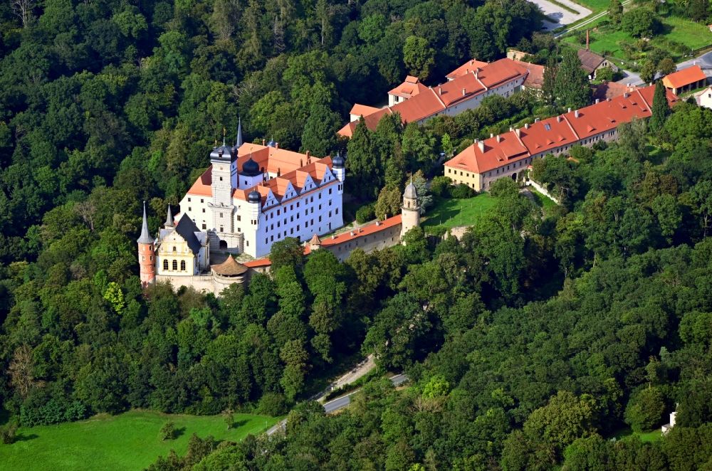 Scheinfeld aus der Vogelperspektive: Palais des Schloss Schwarzenberg in Scheinfeld im Bundesland Bayern, Deutschland