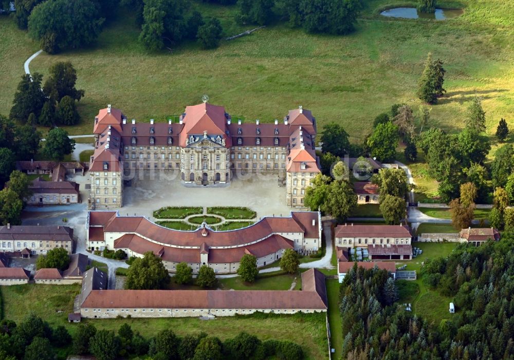 Pommersfelden von oben - Palais des Schloss Weißenstein in Pommersfelden im Bundesland Bayern, Deutschland