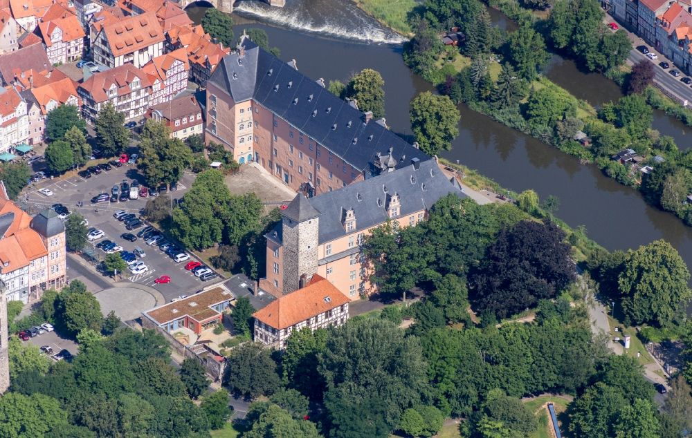 Luftbild Hann. Münden - Palais des Schloss Welfenschloss Münden in Hann. Münden im Bundesland Niedersachsen, Deutschland