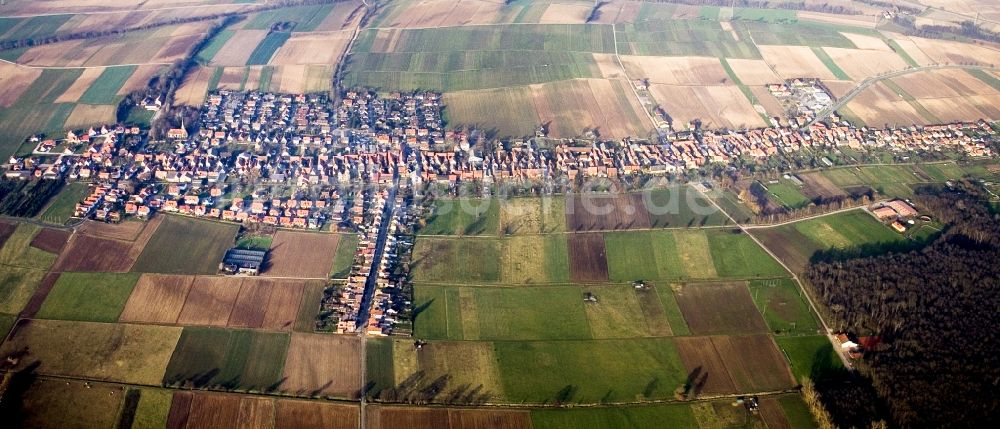 Luftaufnahme Freckenfeld - Panorama Dorf - Ansicht am Rande von Feldern in Freckenfeld im Bundesland Rheinland-Pfalz