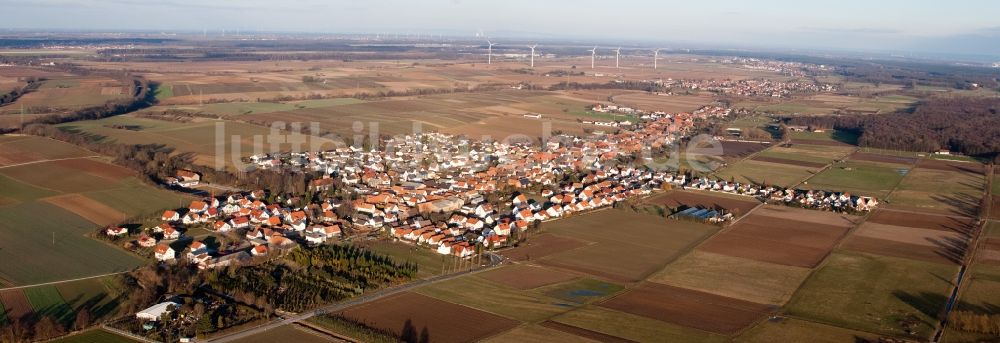Luftaufnahme Freckenfeld - Panorama der Dorf - Ansicht am Rande von Feldern in Freckenfeld im Bundesland Rheinland-Pfalz, Deutschland
