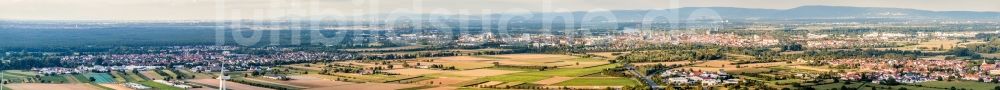 Speyer aus der Vogelperspektive: Panorama der Gesamtübersicht Stadtgebiet mit Außenbezirken in Speyer im Bundesland Rheinland-Pfalz, Deutschland