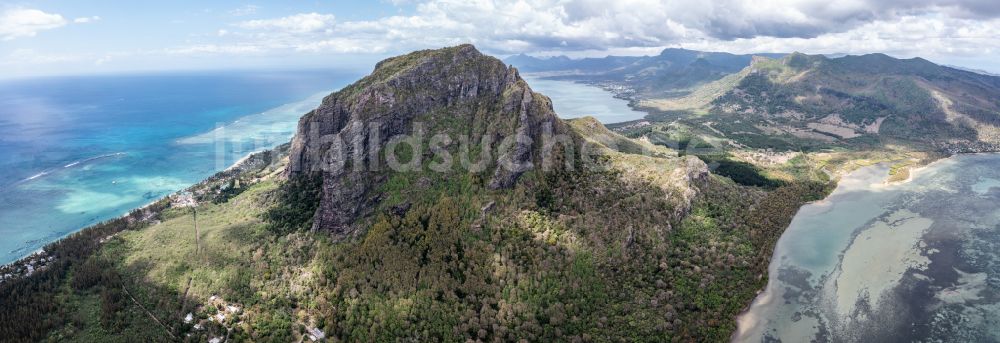 Le Morne aus der Vogelperspektive: Panorama Le Morne Brabant auf der Insel Mauritius