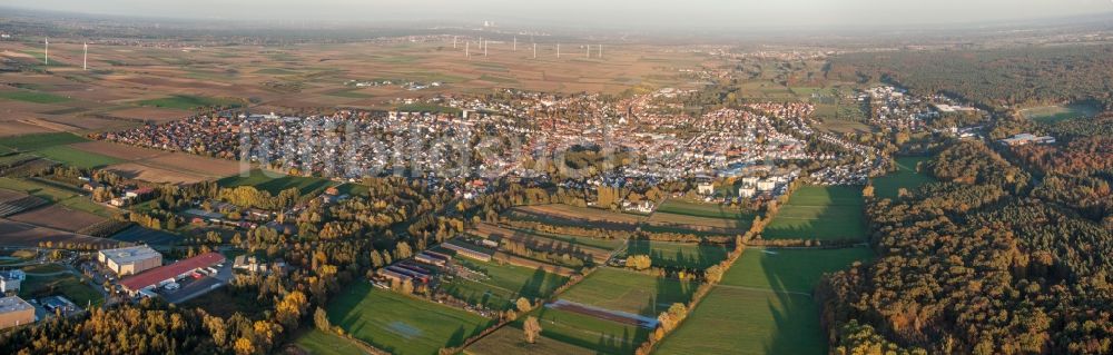 Luftbild Herxheim bei Landau (Pfalz) - Panorama der Ortsansicht in Herxheim bei Landau (Pfalz) im Bundesland Rheinland-Pfalz, Deutschland