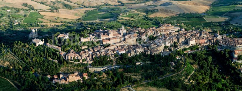 Luftbild Montepulciano - Panorama vom Ortsbereich und Umgebung in Montepulciano in Toscana, Italien