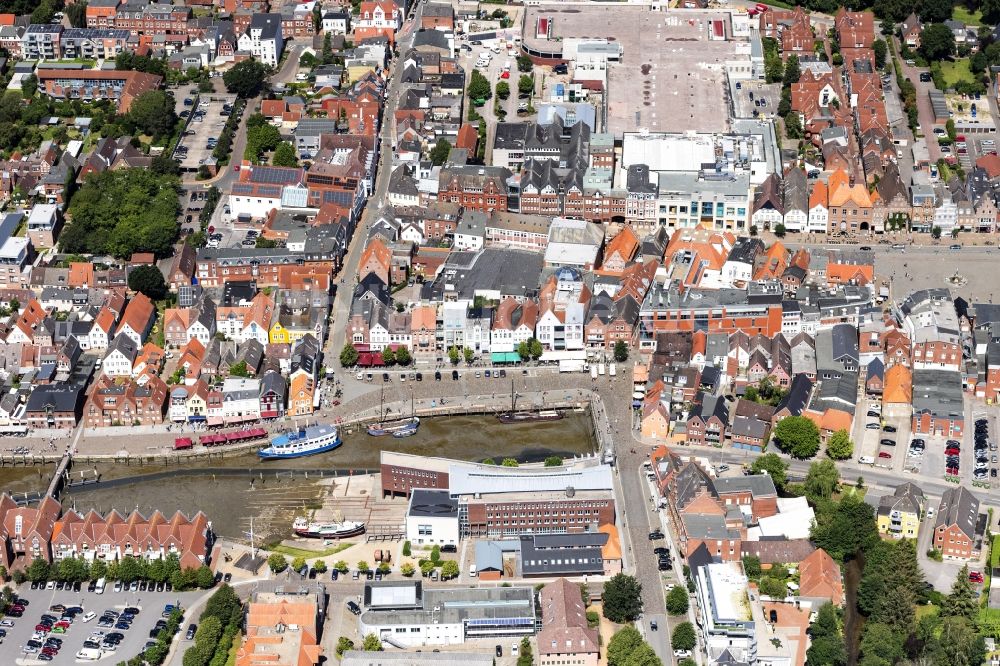 Husum aus der Vogelperspektive: Panorama- Stadtansicht vom Stadtzentrum in Husum im Bundesland Schleswig-Holstein