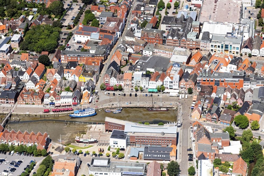 Luftbild Husum - Panorama- Stadtansicht vom Stadtzentrum in Husum im Bundesland Schleswig-Holstein