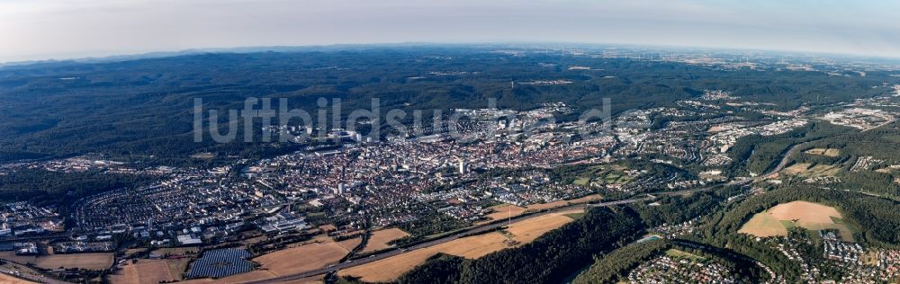 Kaiserslautern aus der Vogelperspektive: Panorama des Stadtgebiet mit Außenbezirken und Innenstadtbereich in Kaiserslautern im Bundesland Rheinland-Pfalz, Deutschland