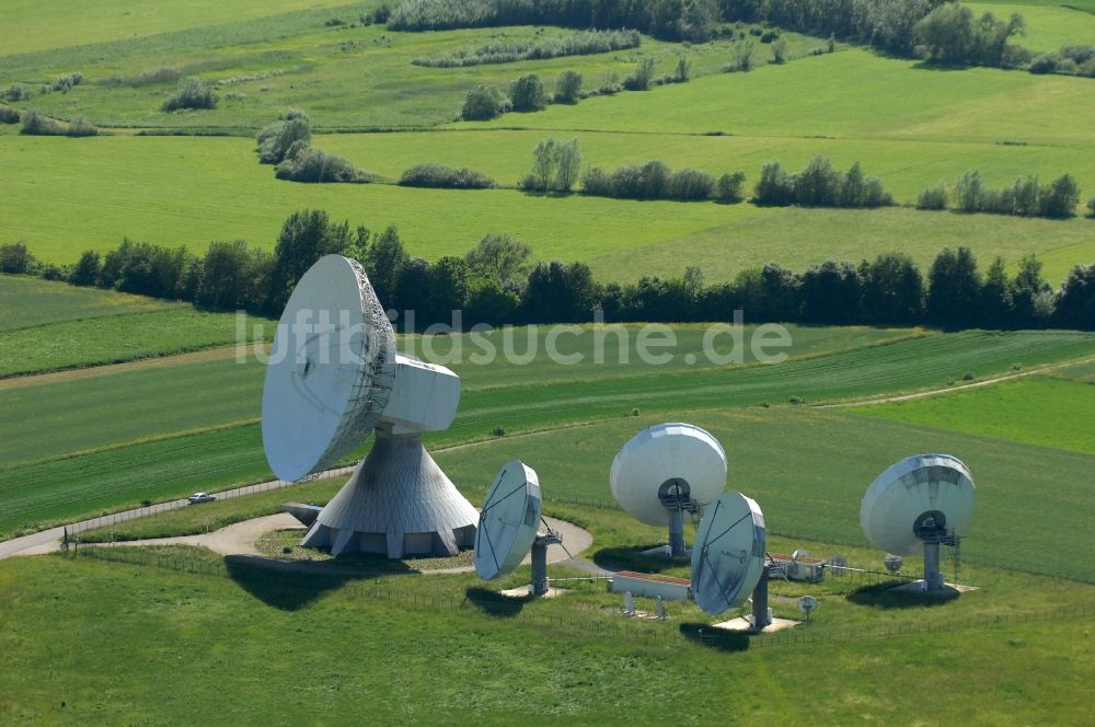 Fuchsstadt von oben - Parbolantenne - Satellitenschüsseln in Fuchsstadt im Bundesland Bayern, Deutschland
