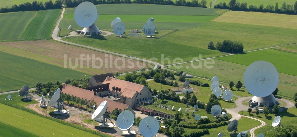Fuchsstadt von oben - Parbolantenne - Satellitenschüsseln in Fuchsstadt im Bundesland Bayern, Deutschland