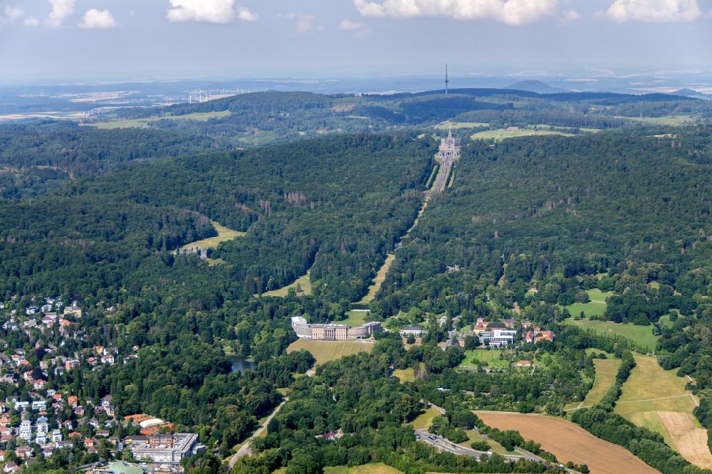 Luftbild Kassel - Parkanlage Bergpark Wilhelmshöhe in Kassel im Bundesland Hessen, Deutschland, mit Schloss Wilhelmshöhe, Herkules Denkmal