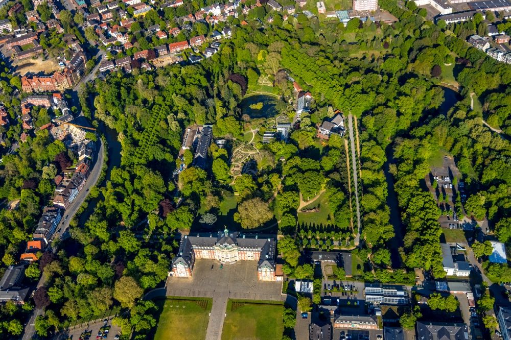Münster aus der Vogelperspektive: Parkanlage Botanischer Garten Schlossgarten in Münster im Bundesland Nordrhein-Westfalen, Deutschland