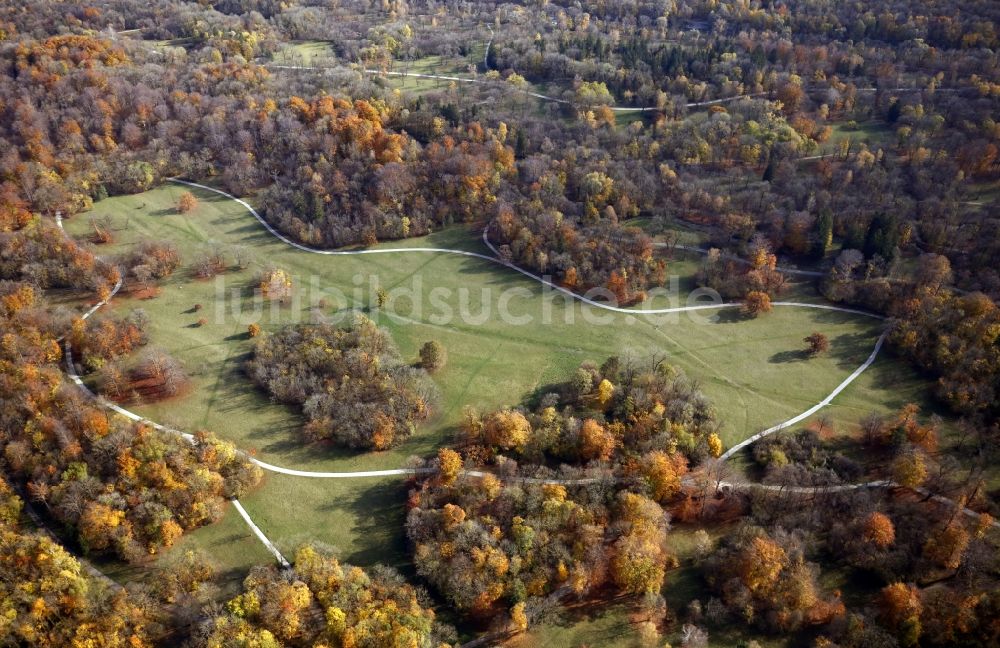 Luftaufnahme München - Parkanlage Englischer Garten im Ortsteil Schwabing-Freimann in München im Bundesland Bayern, Deutschland
